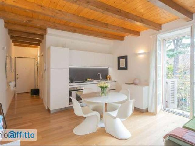 Bilocale arredato con piscina Casatenovo