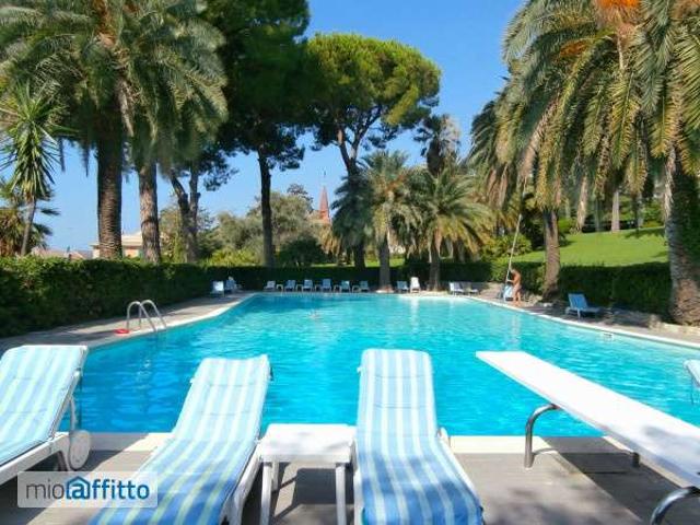 Bilocale arredato con piscina Nervi quinto al mare