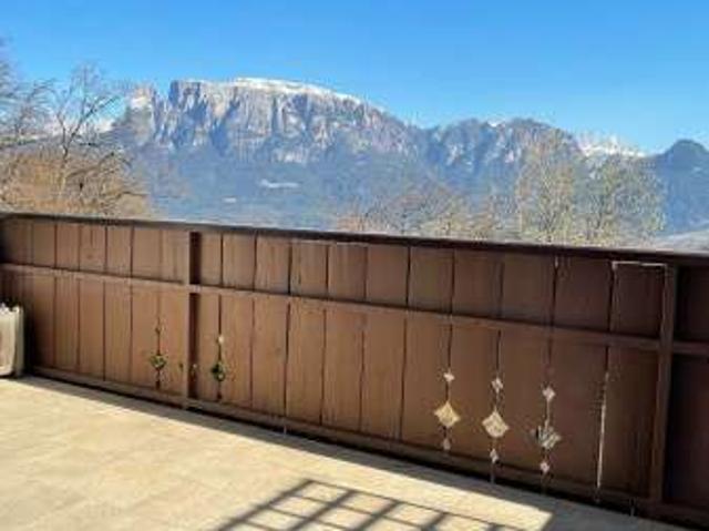 Bilocale arredato con terrazzo Collalbo
