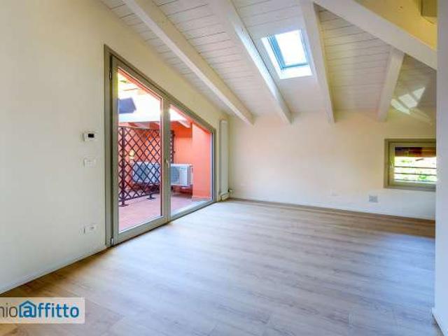 Bilocale arredato con terrazzo Colli