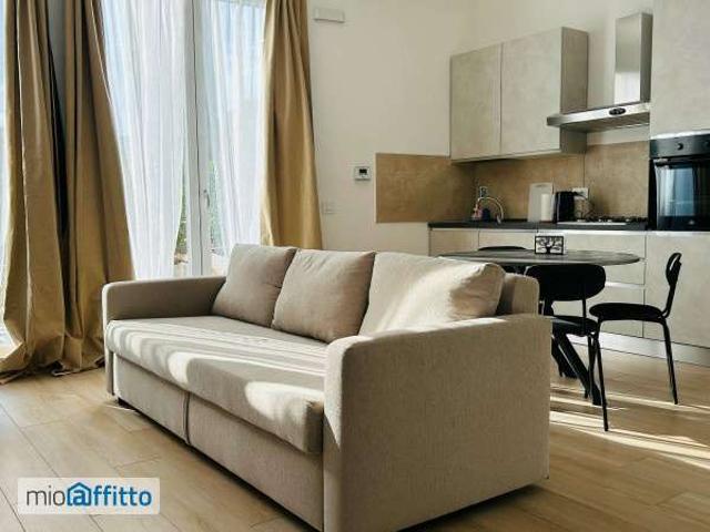 Bilocale arredato con terrazzo Como