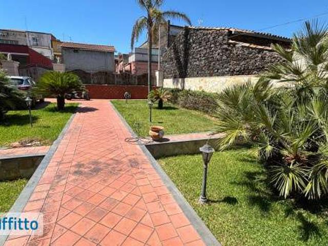 Bilocale arredato con terrazzo Catania
