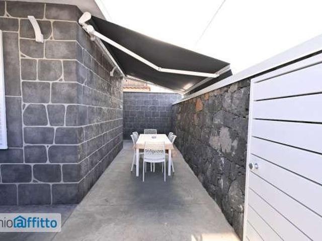 Bilocale arredato con terrazzo Catania