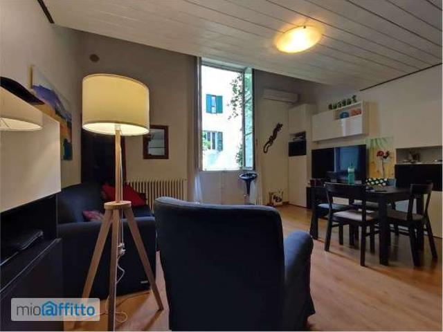 Bilocale arredato con terrazzo Campo di marte