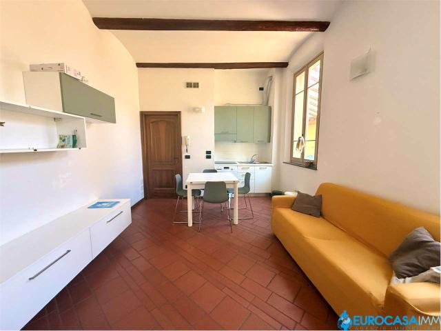 BILOCALE ARREDATO CON TERRAZZO, CARPI CENTRO