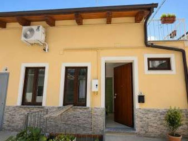 Bilocale arredato con terrazzo Cenisia
