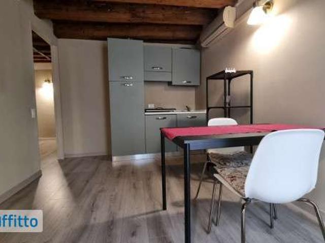 Bilocale arredato con terrazzo Centro centro storico