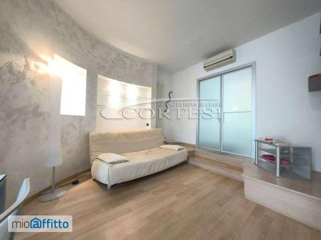 Bilocale arredato con terrazzo Centro storico