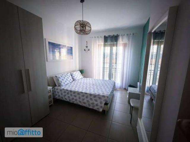Bilocale arredato con terrazzo Centro