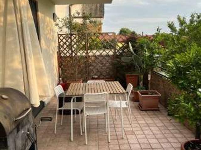 Bilocale arredato con terrazzo Centro