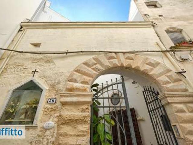 Bilocale arredato con terrazzo Centro