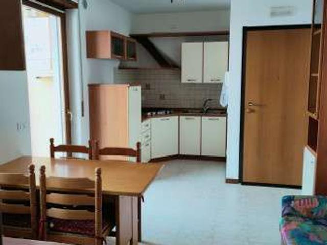 Bilocale arredato con terrazzo Centro