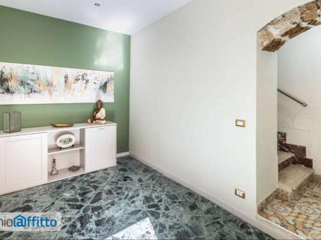 Bilocale arredato con terrazzo Centro