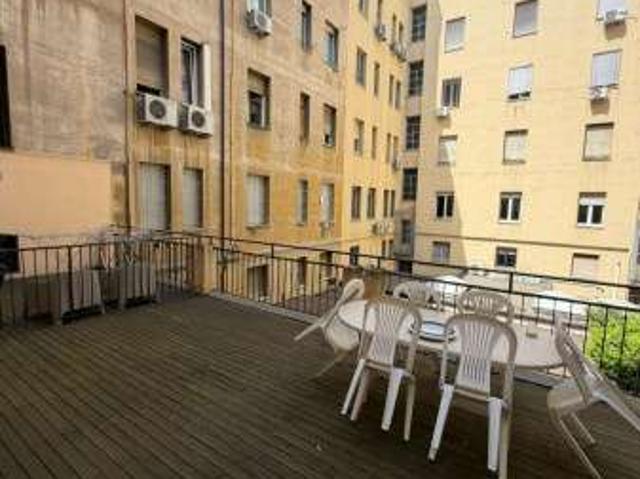 Bilocale arredato con terrazzo Centro