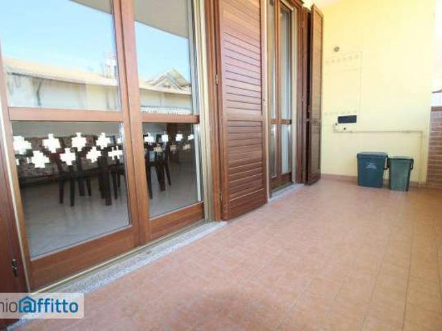 Bilocale arredato con terrazzo Centro