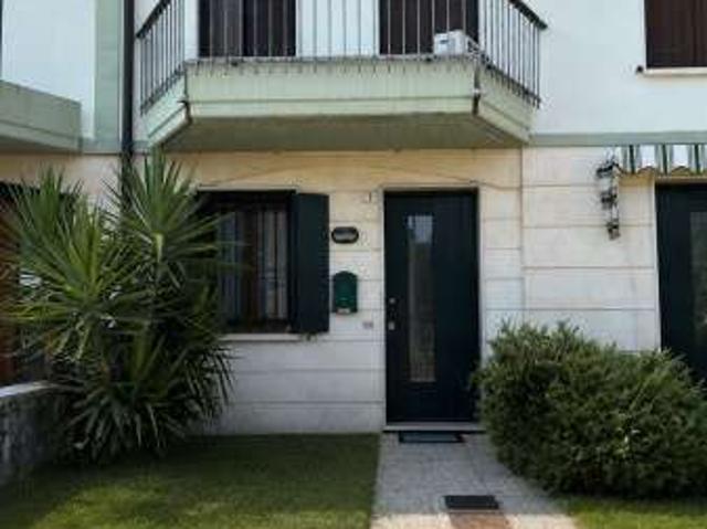 Bilocale arredato con terrazzo Centro