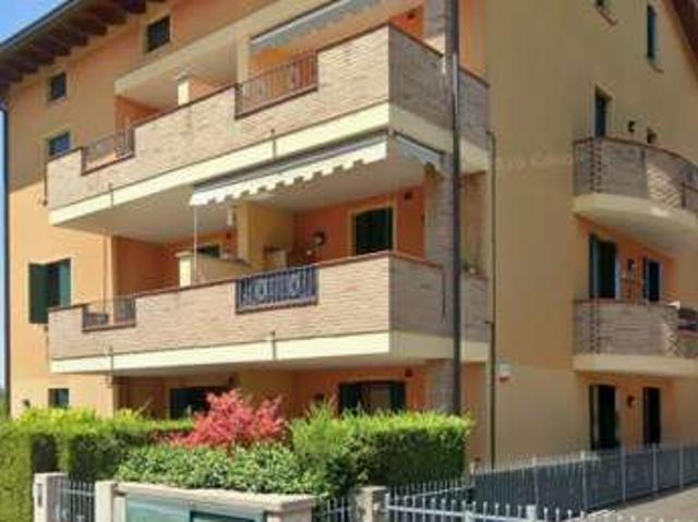 Bilocale arredato con terrazzo Centro