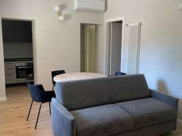 Bilocale arredato con terrazzo Centro