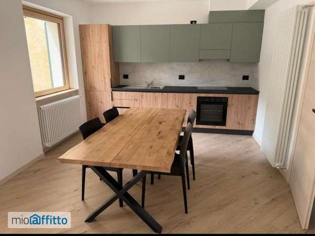 Bilocale arredato con terrazzo Centro