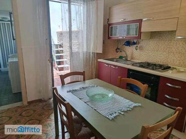 Bilocale arredato con terrazzo Centro
