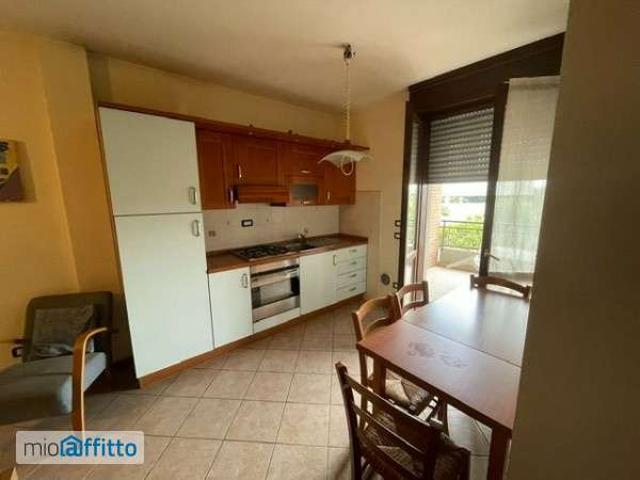Bilocale arredato con terrazzo Centro