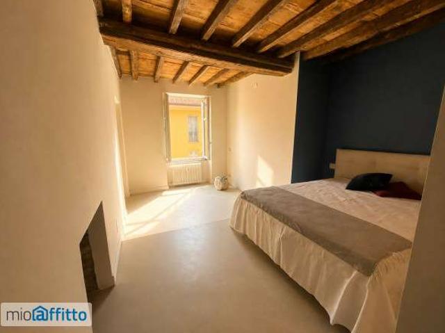 Bilocale arredato con terrazzo Centro