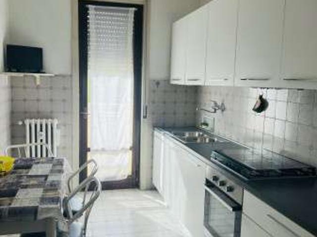 Bilocale arredato con terrazzo Centro