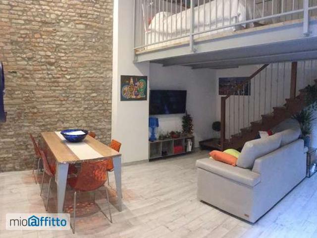 Bilocale arredato con terrazzo Centro