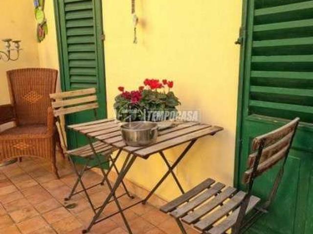 Bilocale arredato con terrazzo Centro