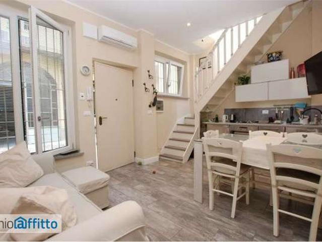 Bilocale arredato con terrazzo Centro