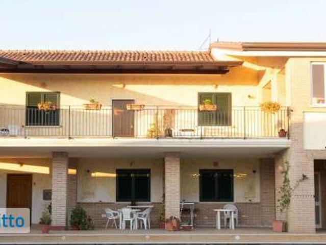 Bilocale arredato con terrazzo Centro