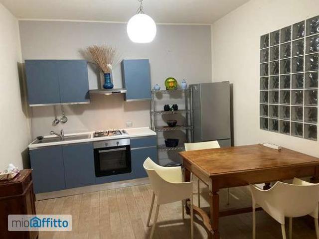 Bilocale arredato con terrazzo Centro