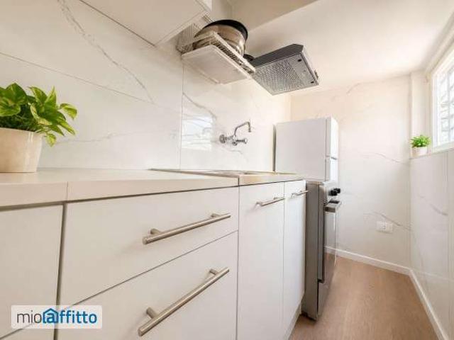 Bilocale arredato con terrazzo Centro