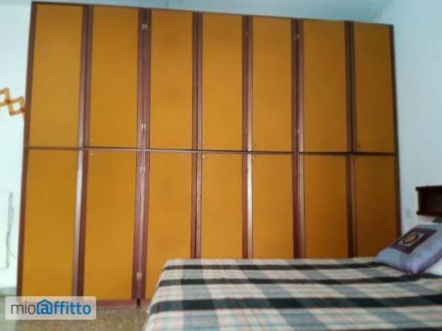 Bilocale arredato con terrazzo Centro