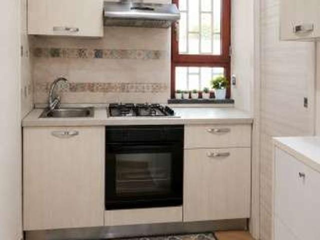 Bilocale arredato con terrazzo Centro