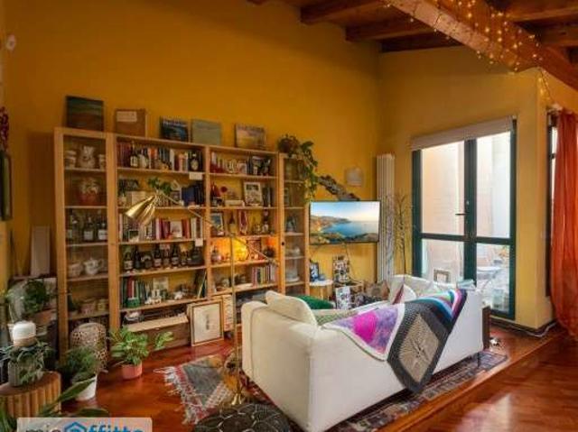 Bilocale arredato con terrazzo Centro