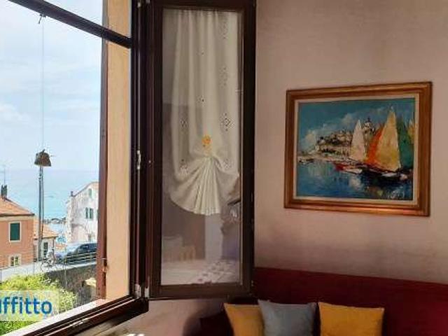 Bilocale arredato con terrazzo Centro