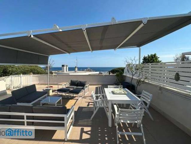 Bilocale arredato con terrazzo Centro