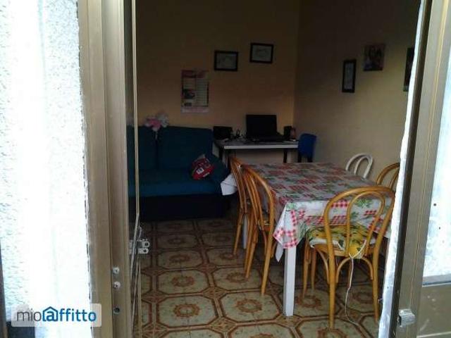 Bilocale arredato con terrazzo Centro