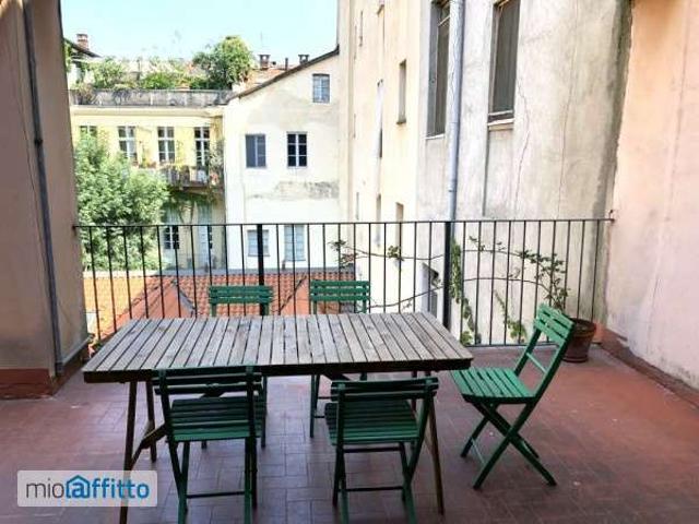 Bilocale arredato con terrazzo Centro