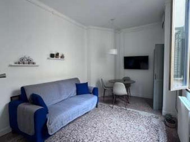 Bilocale arredato con terrazzo Centro