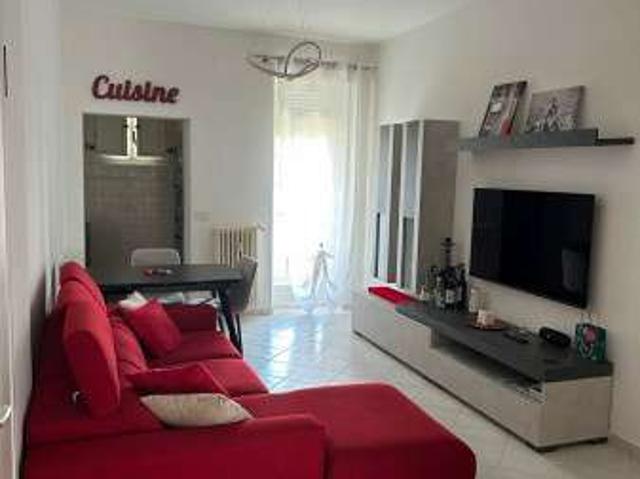 Bilocale arredato con terrazzo Centro