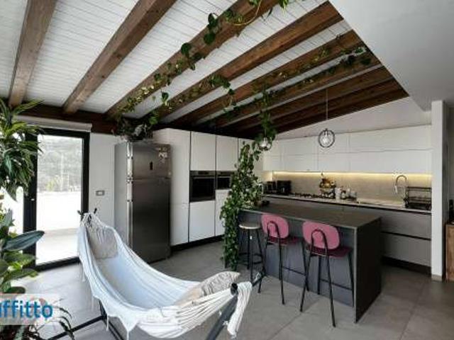 Bilocale arredato con terrazzo Centro