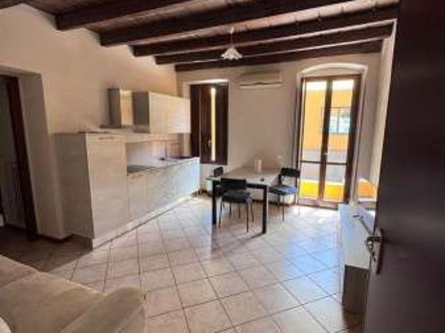 Bilocale arredato con terrazzo Centro
