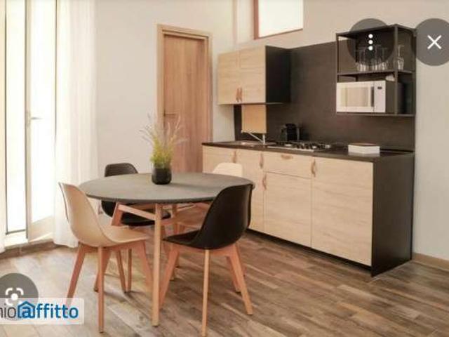 Bilocale arredato con terrazzo Chiaia
