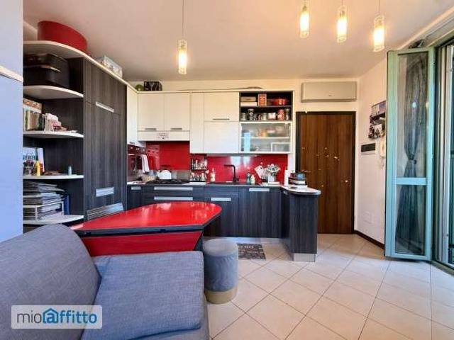 Bilocale arredato con terrazzo Chiesa rossa, cermenate, ripamonti