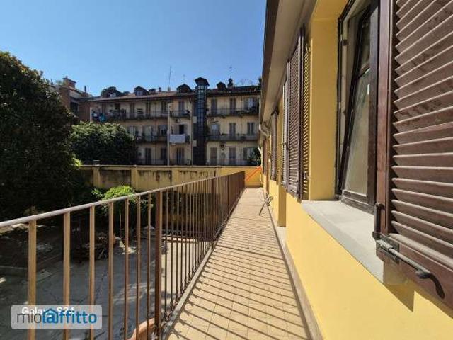 Bilocale arredato con terrazzo Cit turin