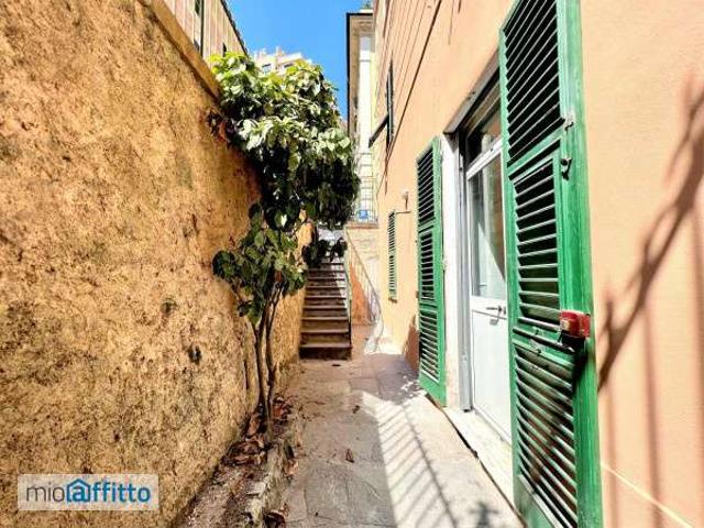 Bilocale arredato con terrazzo Circonvallazione manin