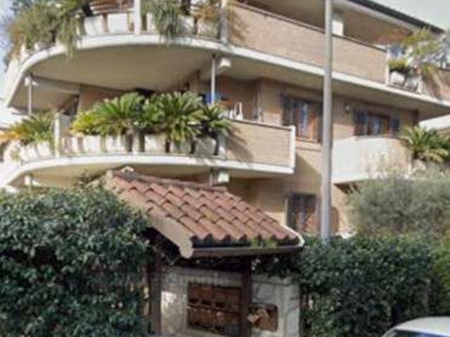 Bilocale arredato con terrazzo Ardeatino, colombo, garbatella