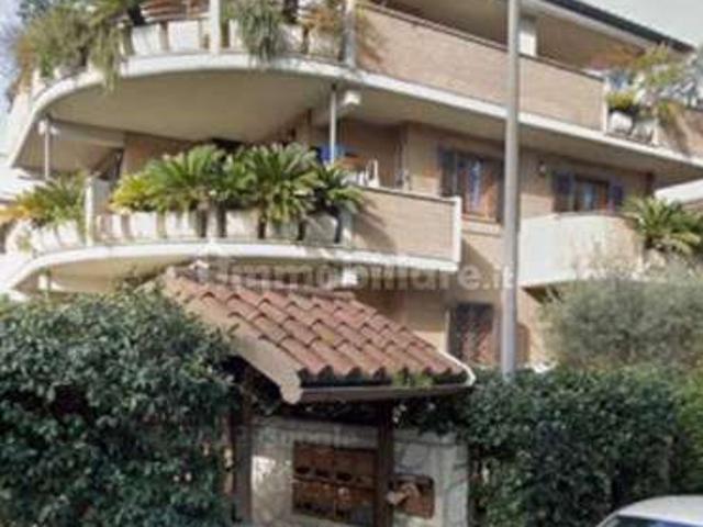 Bilocale arredato con terrazzo Ardeatino, colombo, garbatella